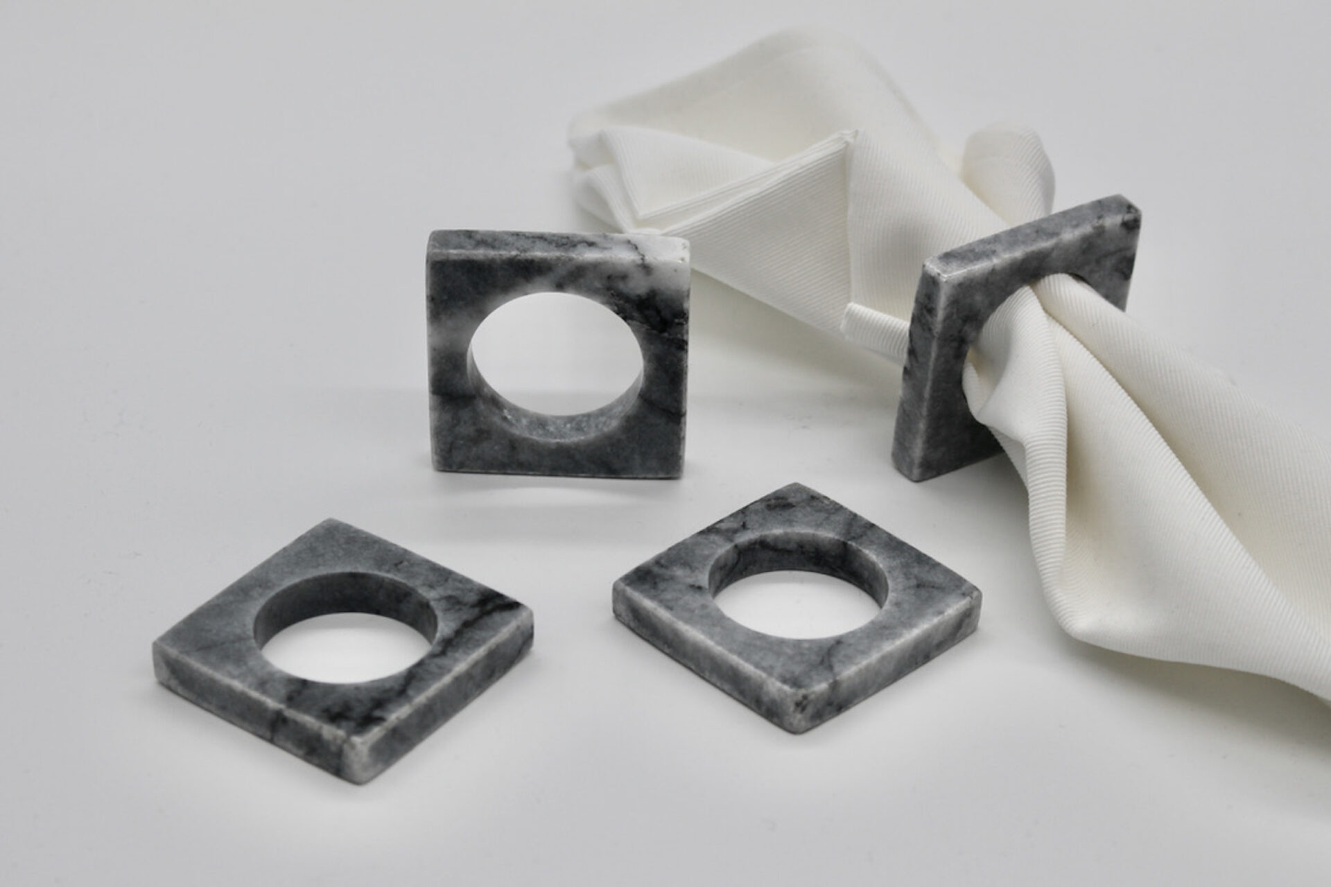 434D4DCC-744D-46E4-A991-203FB65C5D92_1_105_c